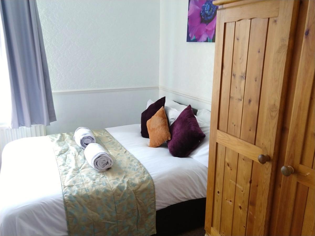 Napier Town House - Self Catering - Guesthouse Style - Twin And Double Rooms Workington Dış mekan fotoğraf